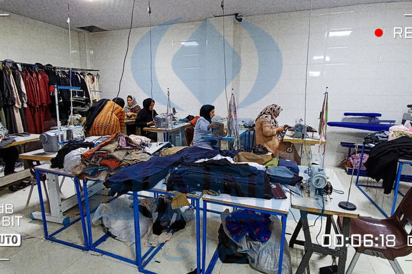 کارآفرینی بانوی دهگلانی زمینه اشتغال زنان روستایی را فراهم کرد