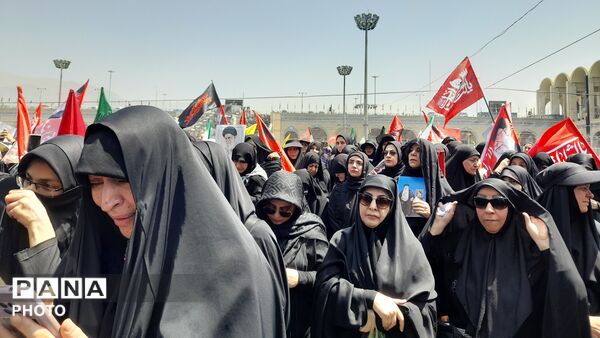 تجدید میثاق با آرمان‌های انقلاب، تهران در سوگِ رهبر شهید یکپارچه سیاه پوش شد