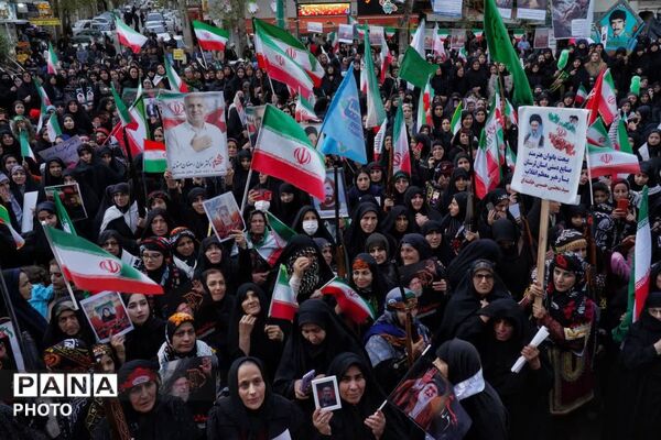 اجتماع بانوان خرم‌آبادی برای تکریم خانواده‌های شهدا و ایثارگران