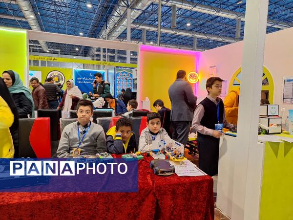 روز سوم از نمایشگاه پژوهش و فناوری در مشهد