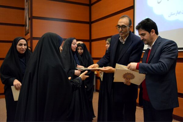 آیین تجلیل از برگزیدگان حوزه مشاوره و پیشگیری از آسیب‌های اجتماعی بهارستان‌دو
