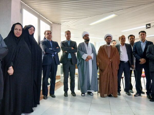 بازدید مسئولین کاشمر از بخش اطفال بیمارستان حضرت ابوالفضل (ع)