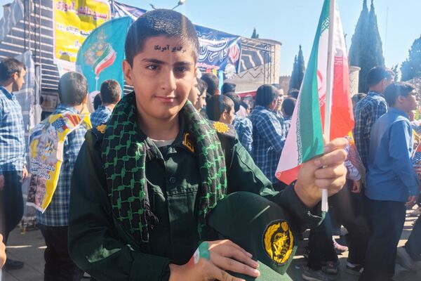 روز دانش‌آموز، روز خروشِ آگاهی و شادابی