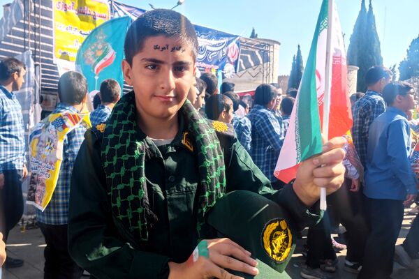 روز دانش‌آموز، روز خروشِ آگاهی و شادابی