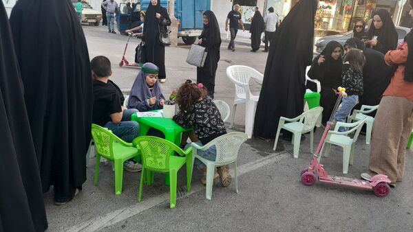 خادمی عاشقانه