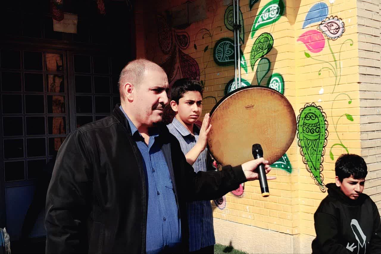 جشن آواها به‌مناسبت دهه فجر در دبیرستان هاشمی رفسنجانی ناحیه 4