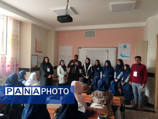 مسابقات دارت در مدرسه دخترانه ضحی ۲