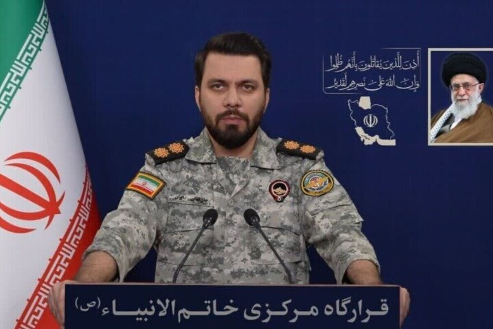 شناور پشتیبانی ارتش متجاوز آمریکا را هدف قرار دادیم
