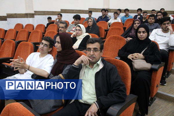 تجلیل از برگزیدگان دبیرستان شهید بهشتی شهرستان بوشهر (1)