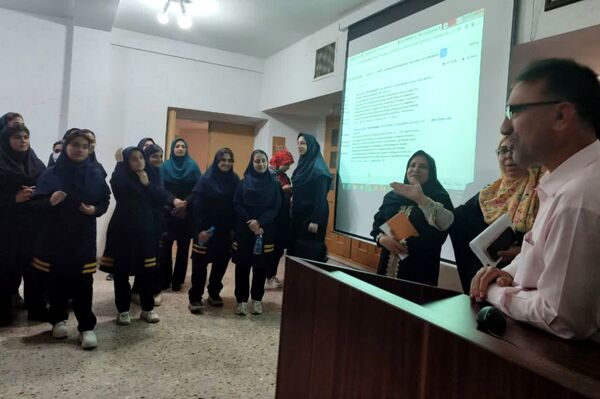 هفته مشاغل و بازدید دانش‌آموزان ناحیه 4 شیراز از دانشگاه فرهنگیان 
