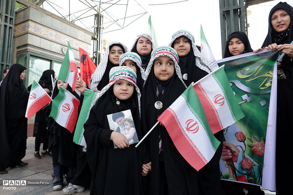 برگزاری همایش بزرگ جمع‌خوانی دانش‌آموزان با اجرای سرود و نوحه حماسی «باید برخاست»