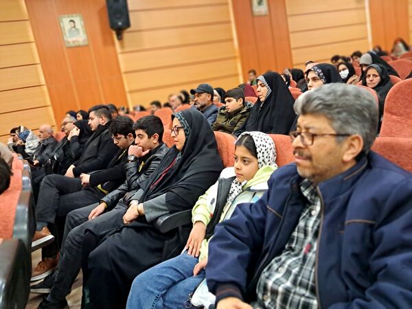 آیین تجلیل از رتبه‌برترهای کنکور ۱۴۰۳ اداره آموزش و پرورش ناحیه یک زنجان