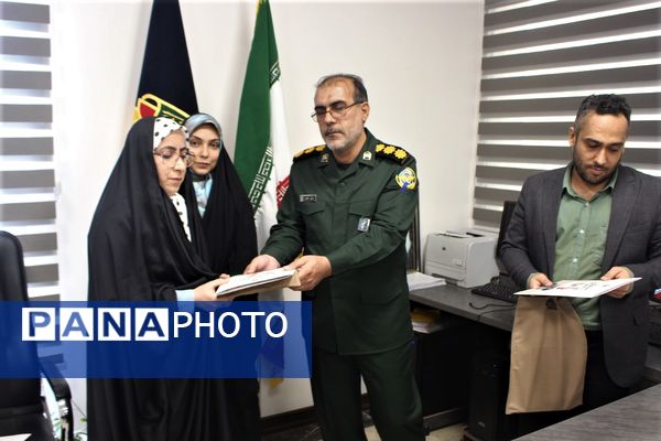 محفل شعر بانوان «رحیل» ویژه کودکان شهید 