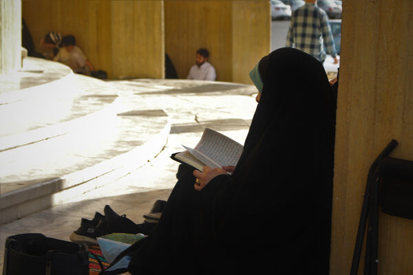 زمزمه عاشقانه دعای عرفه در یادمان 14 شهید گمنام کوه خضر نبی(ع)
