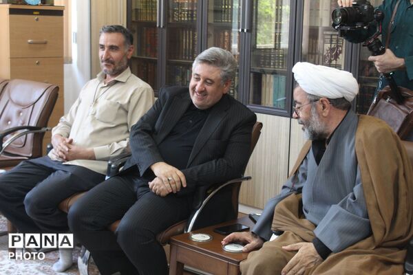 رونمایی از پوستر سومین جشنواره سراسری خوشنویسی «مشق عشق»