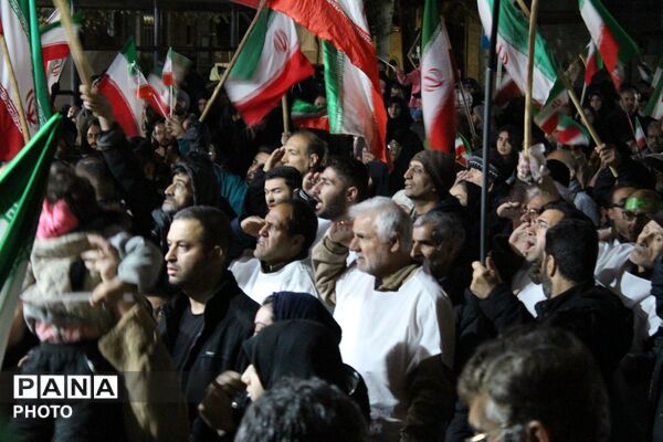 حضور دشمن‌شکن مردم کرج در بیست و نهمین روز از تجدید بیعت با رهبر معظم انقلاب 