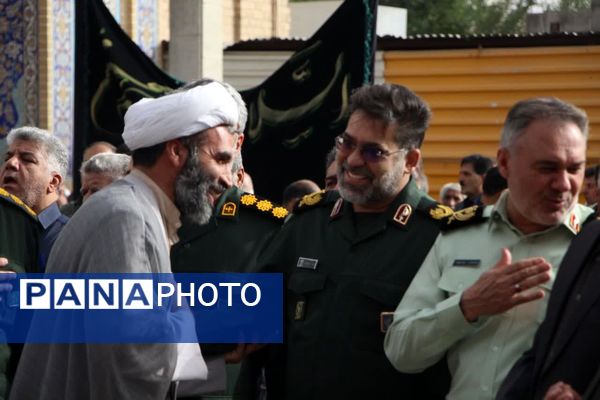 دسته عزاداری مردم و روحانیون یزدی به‌مناسبت سالروز رحلت امام خمینی(ره)