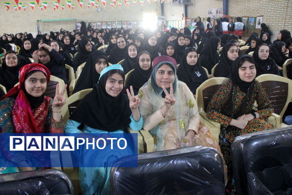 نواختن زنگ آغاز سال تحصیلی در دبیرستان شهیده سهام خیام  شاهد بوشهر