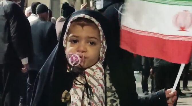 رجزخوانی اهالی روستای کرمجگان قم