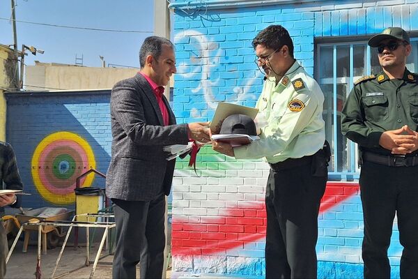 گرامیداشت هفته فراجا در دبستان های جعفریه و شیخ جنید شهرستان پیشوا