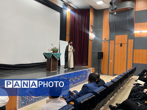 گفتمان نماز با حضور دانش‌آموزان دختر شهر قدس