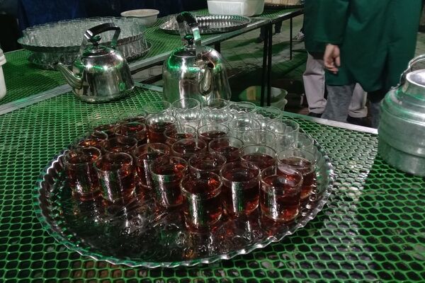 طعم خدمت و محبت؛ عطر فاطمی در «چایخانه حضرت زهرا (س)» پیچید