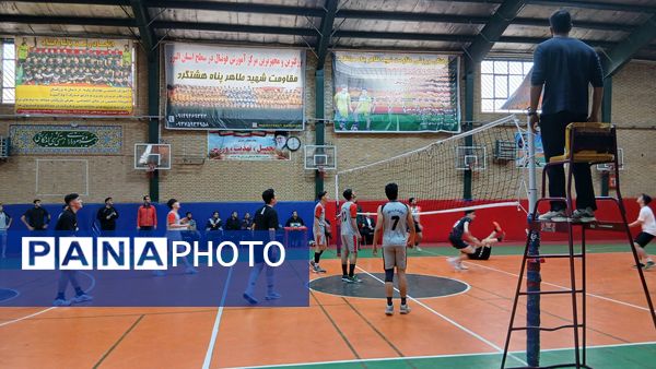 مسابقات والیبال بین مدرسه‌ای دانش‌آموزان ساوجبلاغ