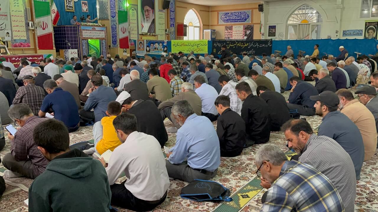 مراسم باشکوه دعای عرفه در مصلی شیروان