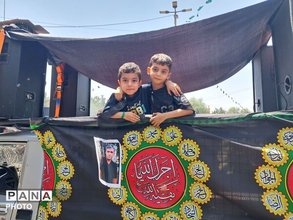 مراسم عزاداری ظهر عاشورا در روستای ولیان ساوجبلاغ
