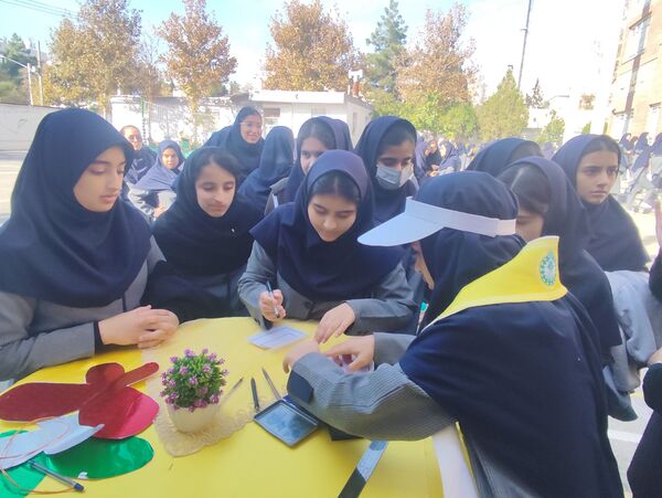  انتخابات شورای دانش‌آموزی در دبیرستان فرزانگان ۴ ناحیه ۷مشهد
