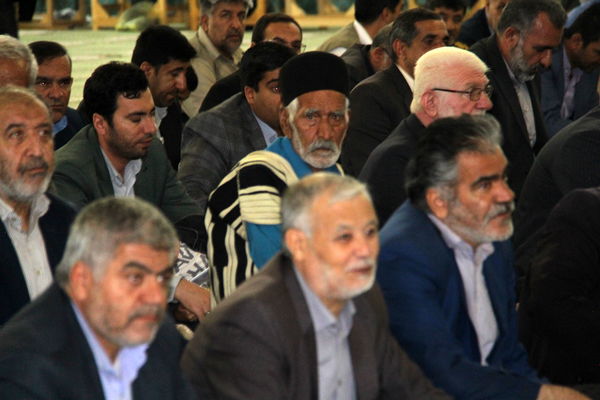 نماز جمعه شهرکرد با عطر حضور معلمان