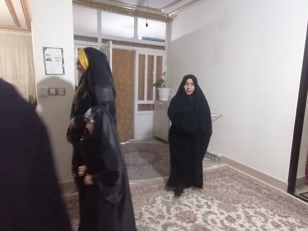 دیدار گروه جهادی شهید صمدی با خانواده شهید نیکدل