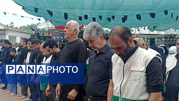 اقامه نماز ظهر عاشورا در محمودآباد 