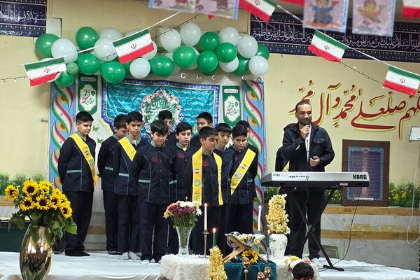 جشن میلاد با سعادت حضرت مهدی موعود(ع)در دبستان حاج همت بهارستان ۲