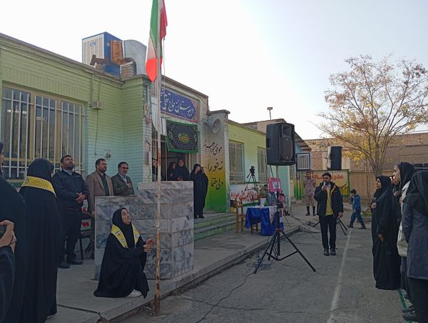 بزرگداشت هفته بسیج در دبیرستان حاج تقی نجفی نیشابور 