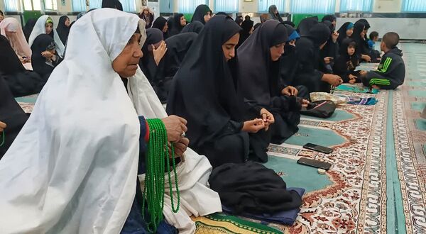 حضور حماسی اقشار مختلف مردم شهرستان مارگون در نماز جمعه