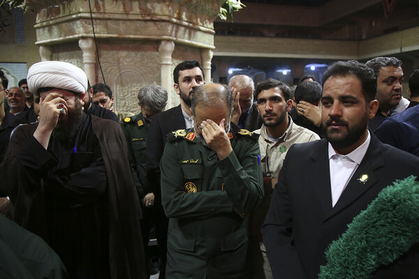 جلوه‌هایی از مراسم وداع با پیکر سردار شهید «نیلفروشان» در قم