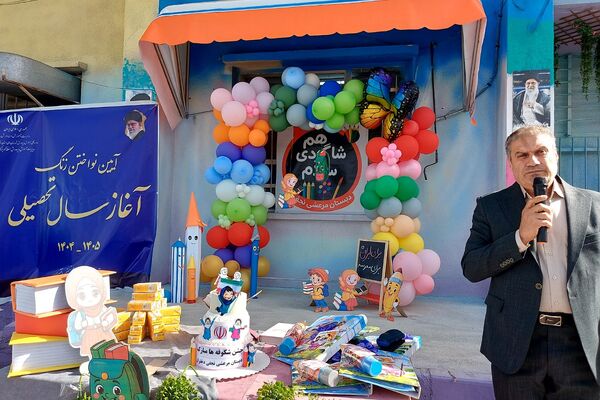 آغاز فصل نو آموزش با حضور شکوفه‌های کلای اولی در کهریزک 