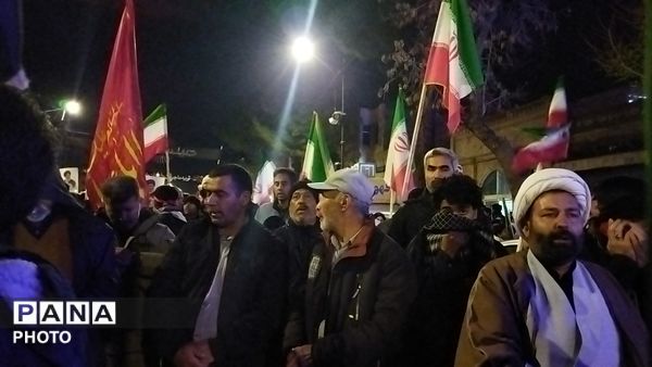 حضور نسل های مختلف در اجتماعات شبانه نیشابور