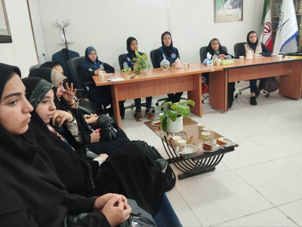 نشست صمیمانه معاون پرورشی و تربیت‌بدنی ناحیه 7 با سردبیر خبرنگاران خبرگزاری پانا 