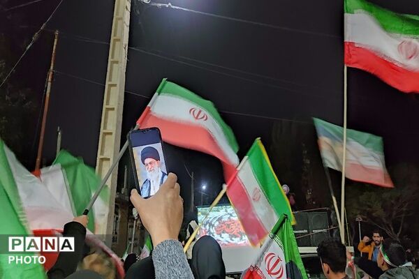 جهاد حضور در خیابان ادامه دارد