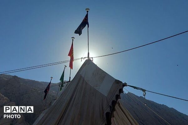 آیین سنتی برپایی خیمه عاشورایی در زرقان
