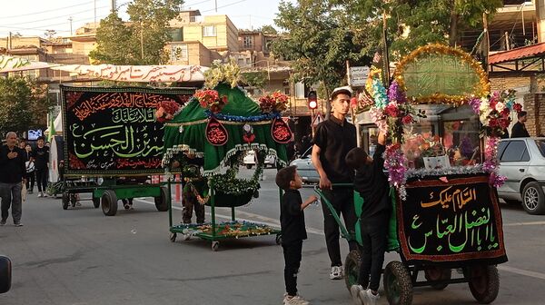 از کوچه تا خیابان، شهر بن غرق در عزای حسین بن علی(ع)