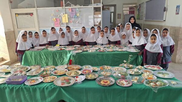 برگزاری روز جهانی تخم‌مرغ در دبستان دخترانه شهید جمیله کریمی شهرستان زارچ 