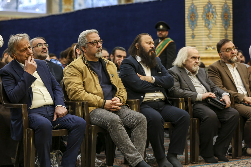 نشست صمیمی و ضیافت افطاری اصحاب رسانه و هنر در مسجد مقدس جمکران