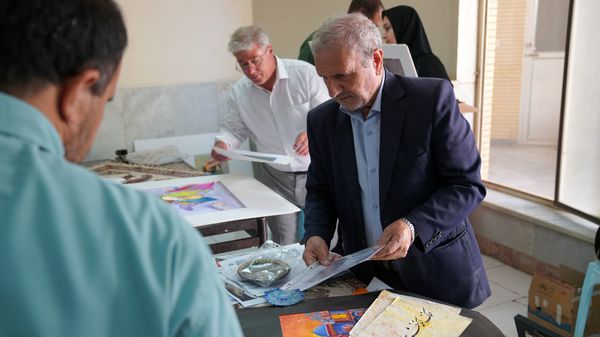 مرحله کشوری تحویل آثار چهل‌ و دومین جشنواره فرهنگی و هنری فردا در اصفهان 