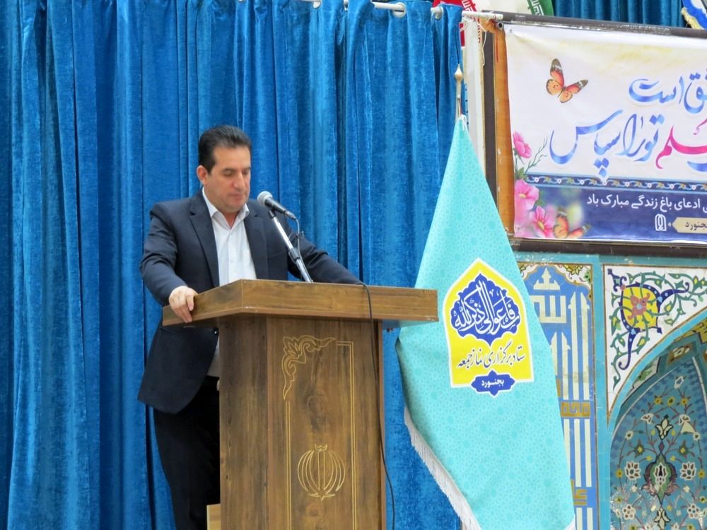 معلم ستون اصلی هر جامعه است