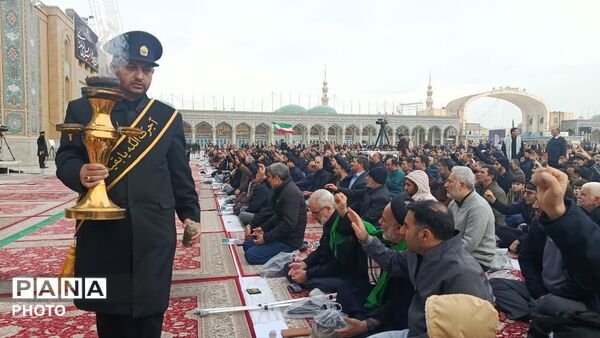 اقامه نماز عید فطر و تشییع پیکر شهید «کیارش» در مسجد جمکران