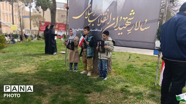 حضور حماسی مردم در راهپیمایی روز قدس در نیشابور 