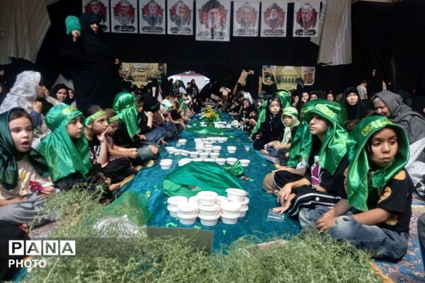 سفره‌ روضه حضرت رقیه (س) در صحن مطهر امامزاده جعفر بن موسی الکاظم (ع) پیشوا
